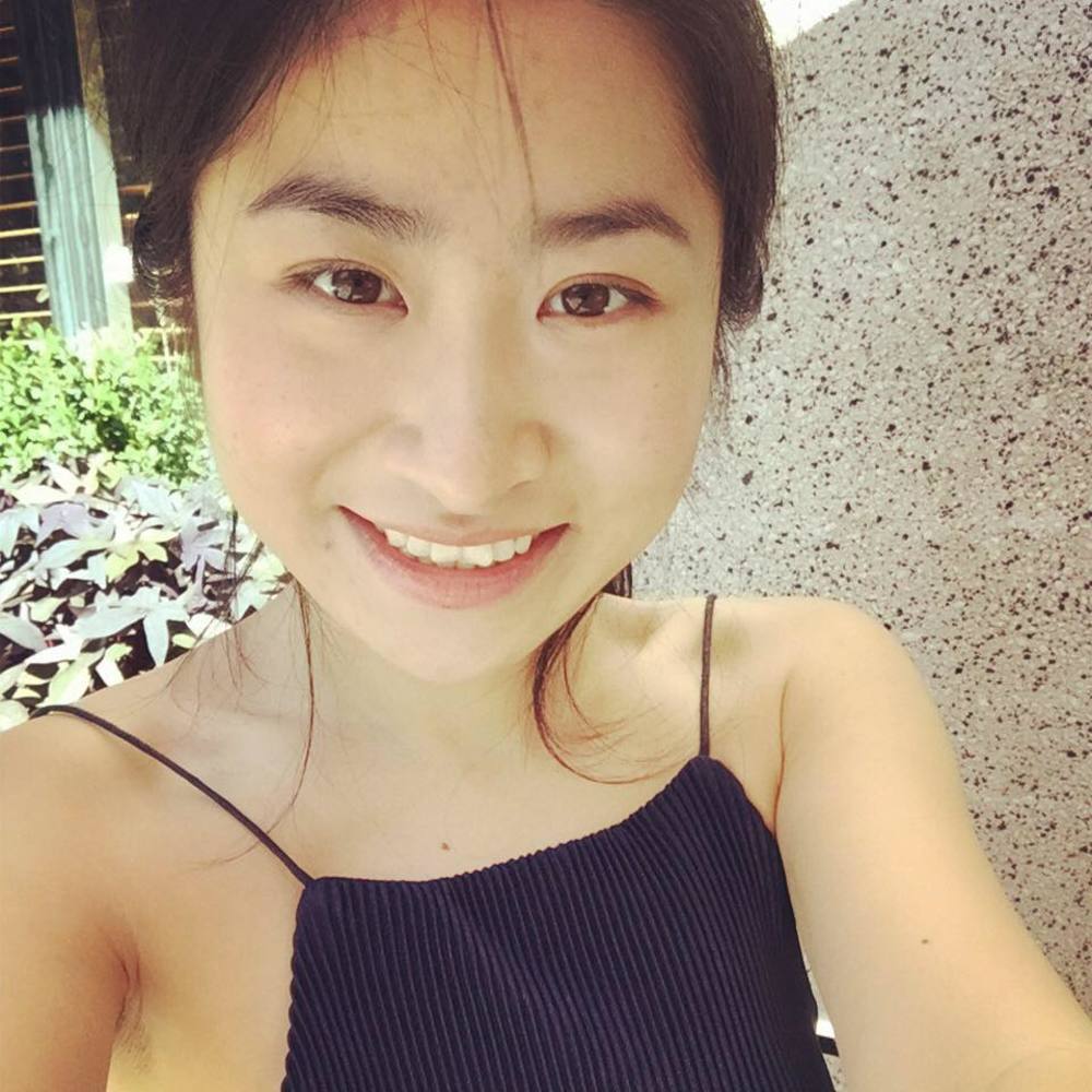 Meet your Posher, Queena